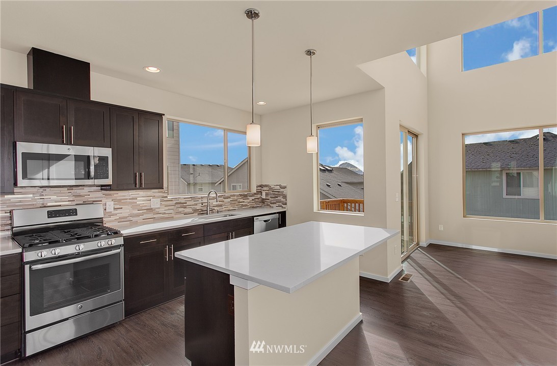 18707 107th Avenue Southeast Renton, WA 98055 - Photo 2 of 23 Gallery Image 2