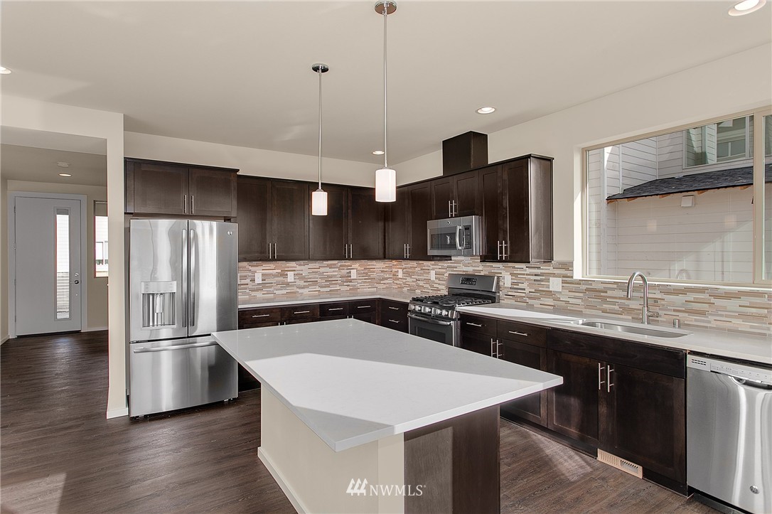 18707 107th Avenue Southeast Renton, WA 98055 - Photo 3 of 23 Gallery Image 3