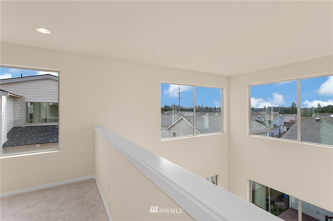 18707 107th Avenue Southeast Renton, WA 98055 - Photo 9 of 23 Gallery Image 9