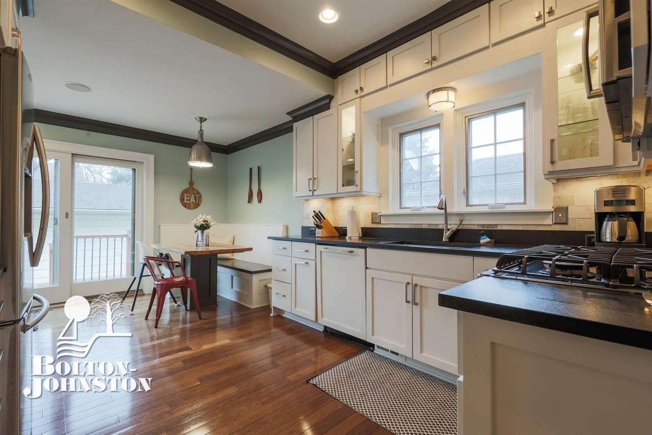 278 Moran Road Grosse Pointe, MI 48236 - Photo 10 of 31 31345942-9.JPG