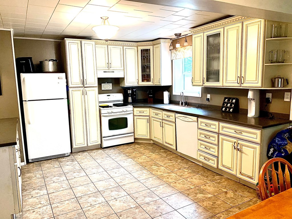 82 Moffitt Road Plattsburgh, NY 12901 - Photo 14 of 41 Gallery Image 14