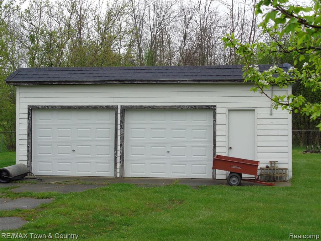 5320 North Linden Road Flint, MI 48504 - Photo 35 of 37