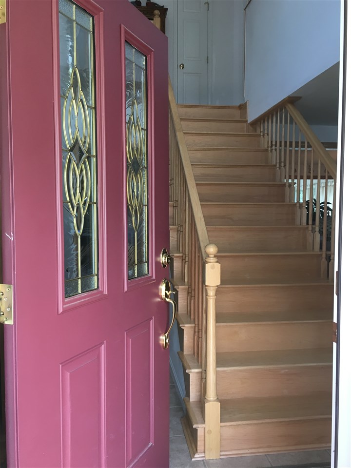 330 Wellington Hill Road Manchester, NH 03104 - Photo 3 of 31 Gallery Image 3