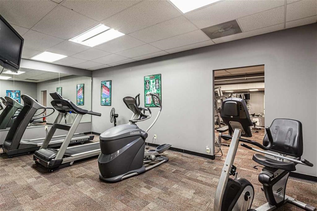 109 North Main Street, Unit 1207 Memphis, TN 38103 - Photo 17 of 25 Exercise room with a drop ceiling