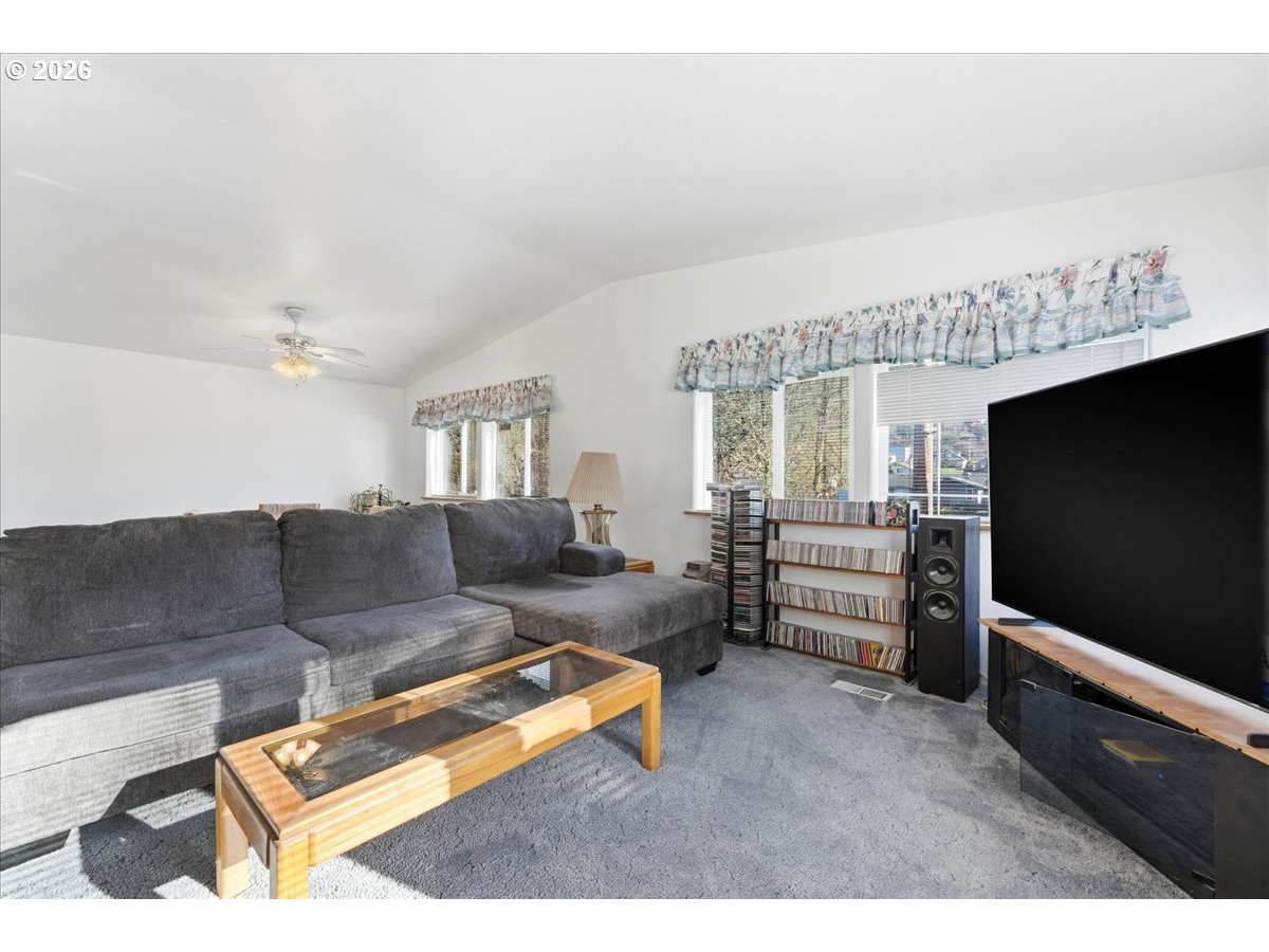 341 South 9th Street Kalama, WA 98625 - Photo 6 of 47