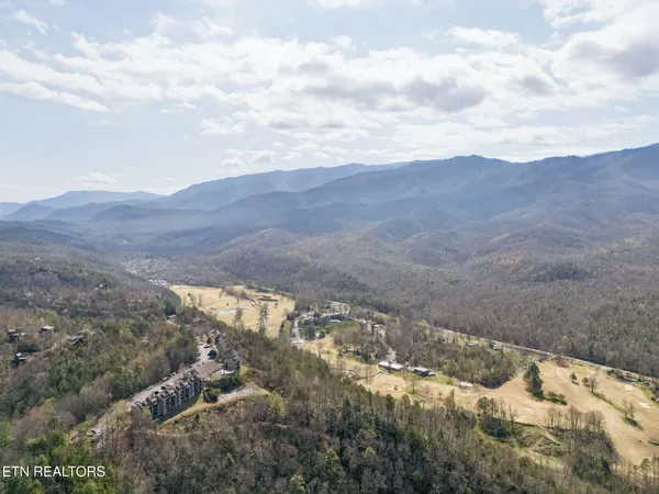 $170,000 | 3710 Weber Road, Unit 207E, Gatlinburg, TN 37738