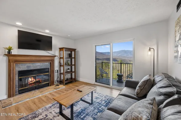 $170,000 | 3710 Weber Road, Unit 207E, Gatlinburg, TN 37738