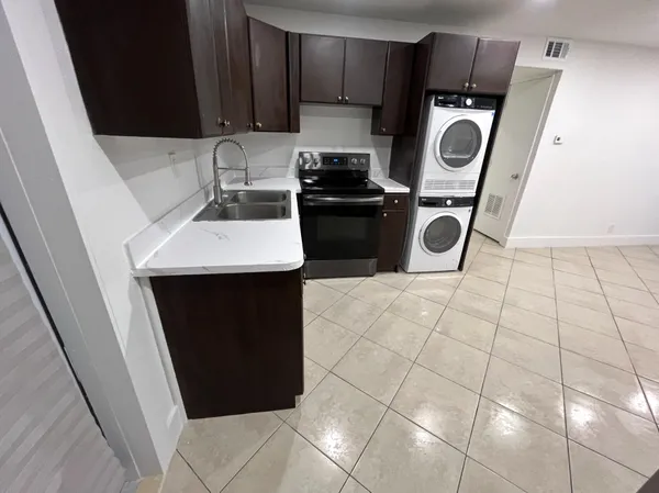 $1,995 | 1015 Northeast 17th Avenue, Unit 102, Fort Lauderdale, FL 33304