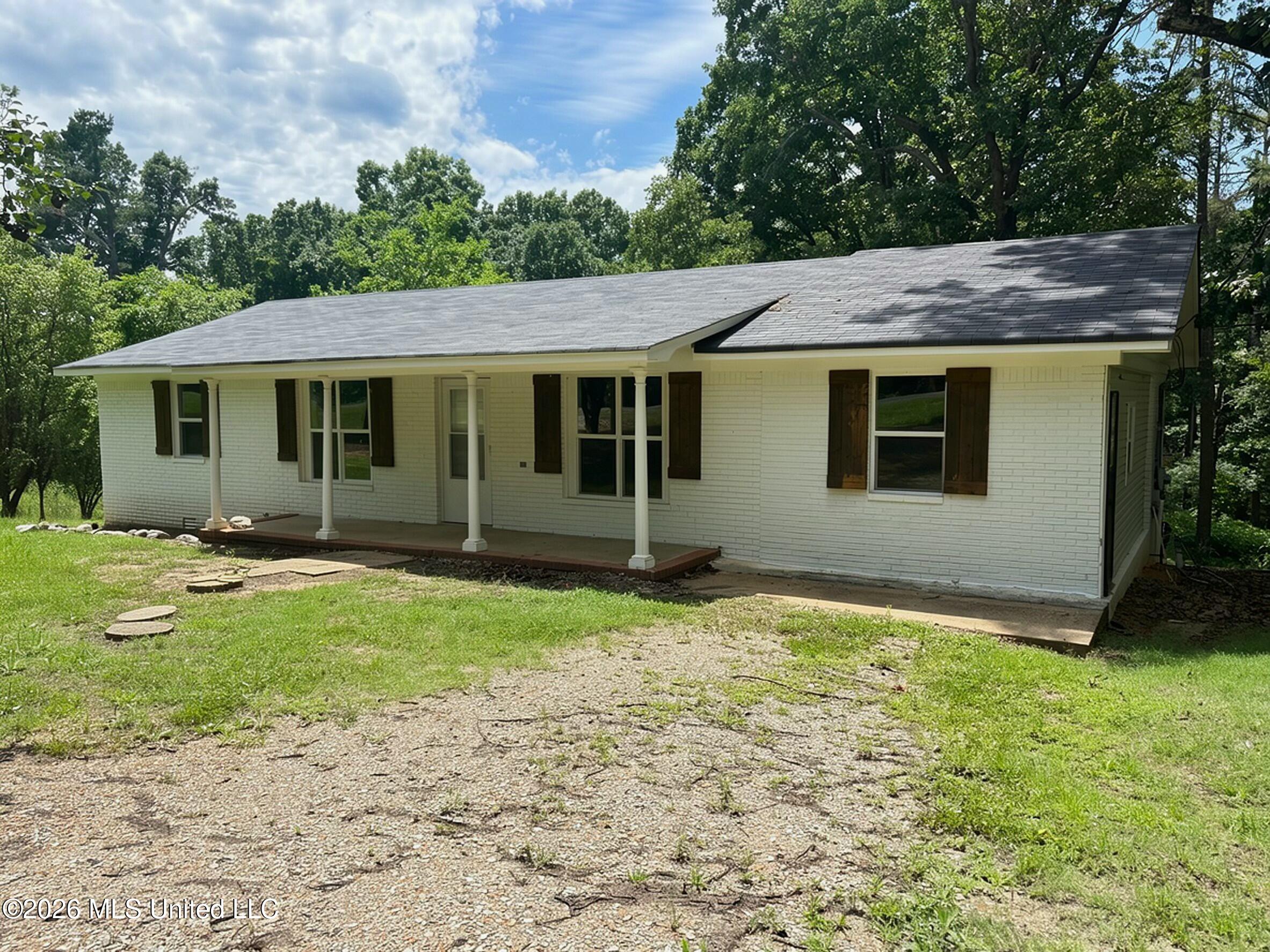 401 Potts Camp Road Waterford, MS 38685 - Photo 2 of 21 IMG_9834