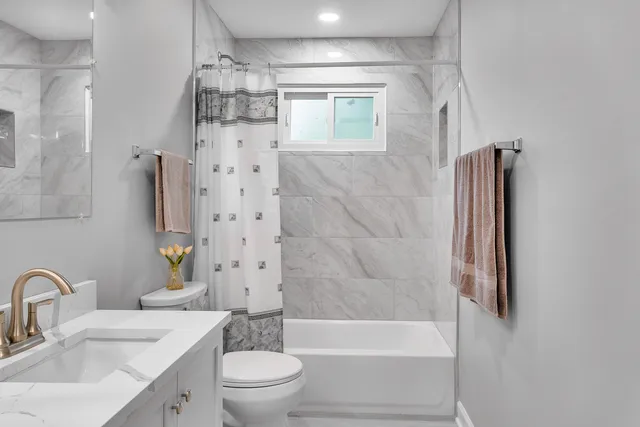 $397,900 | 5047 Forster Avenue, Schiller Park, IL 60176