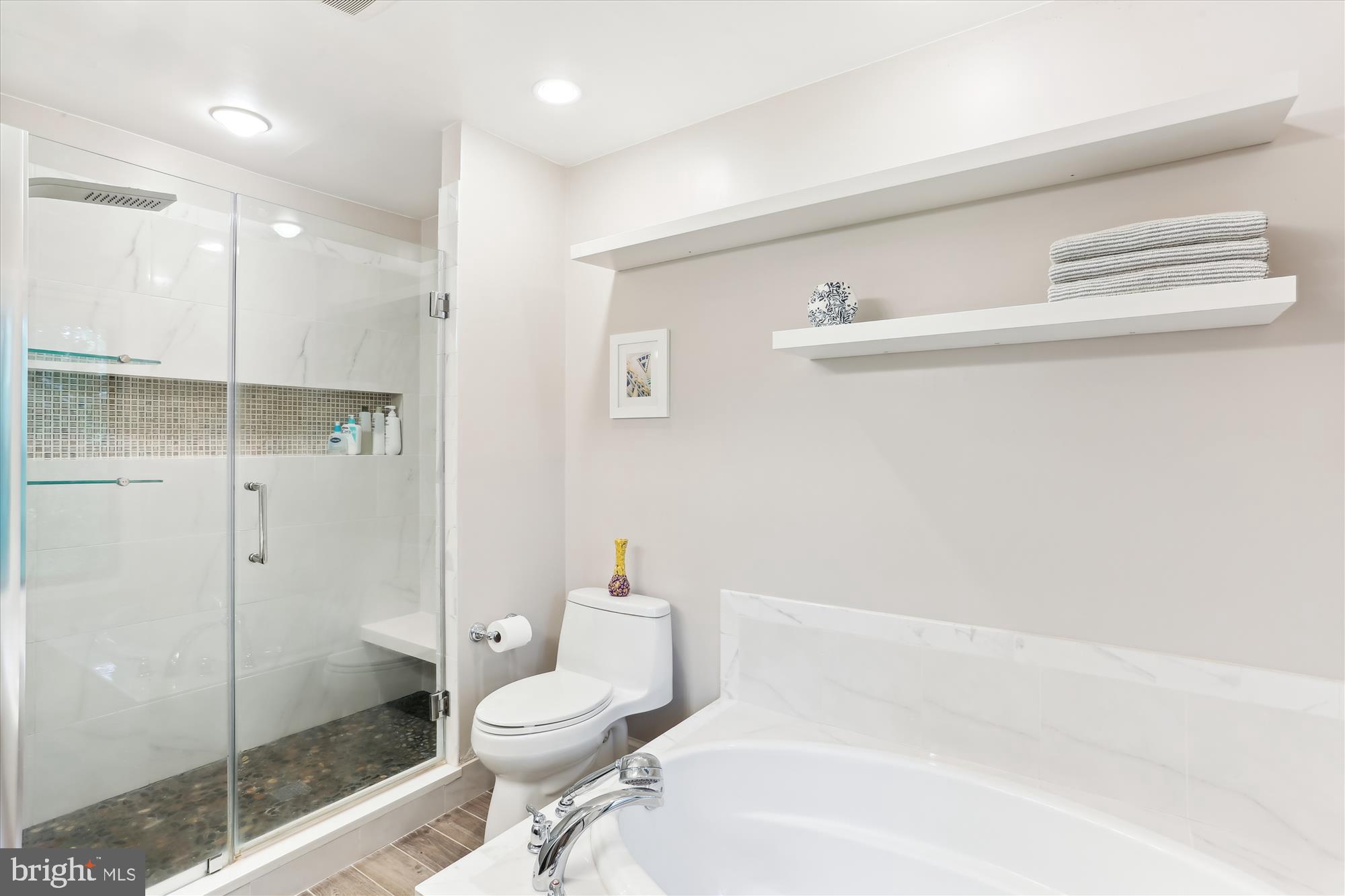 4 Eaglebrook Court Rockville, MD 20854 - Photo 40 of 83 Primary Bath