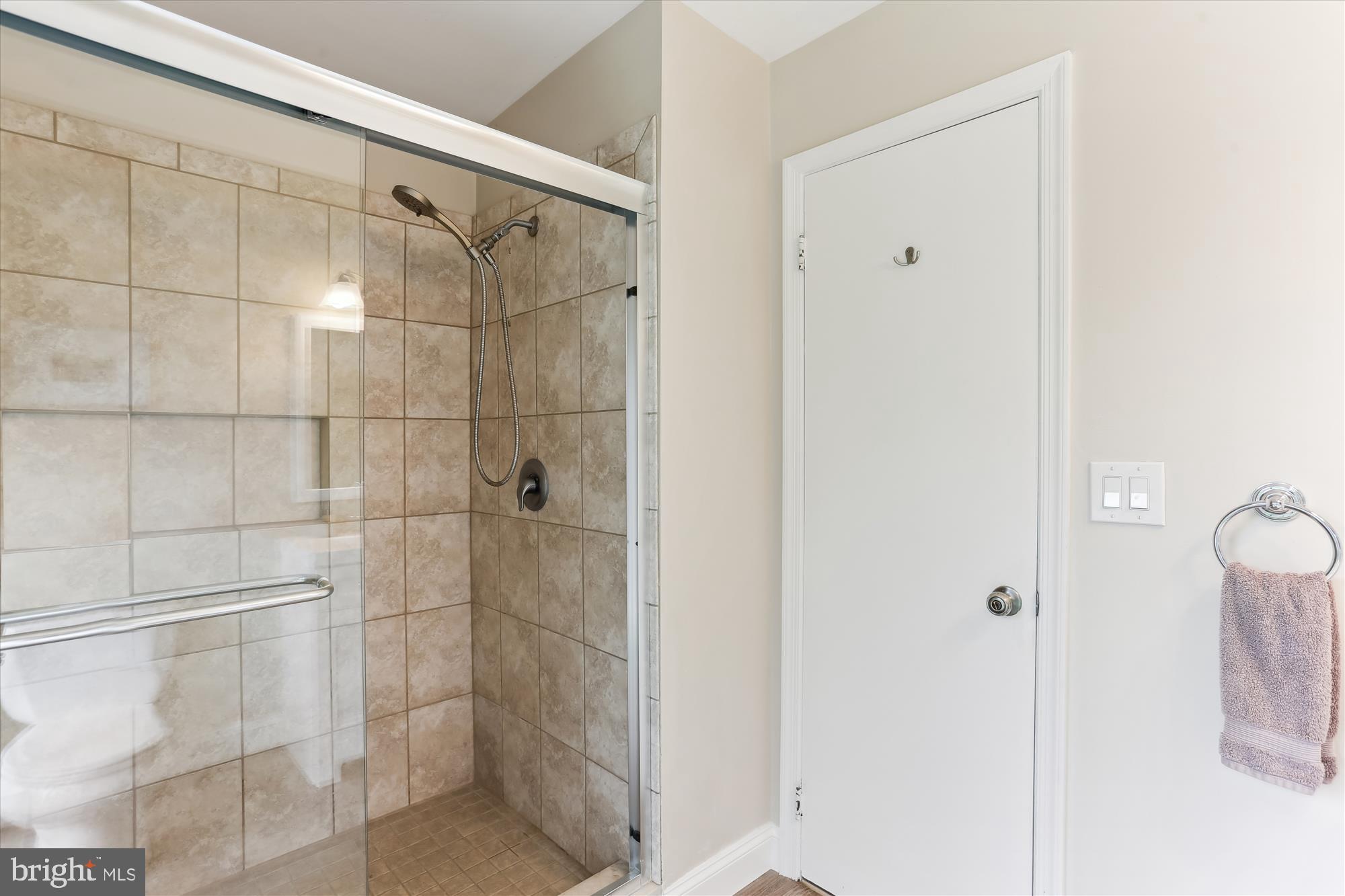 4 Eaglebrook Court Rockville, MD 20854 - Photo 49 of 83 Hall Bath
