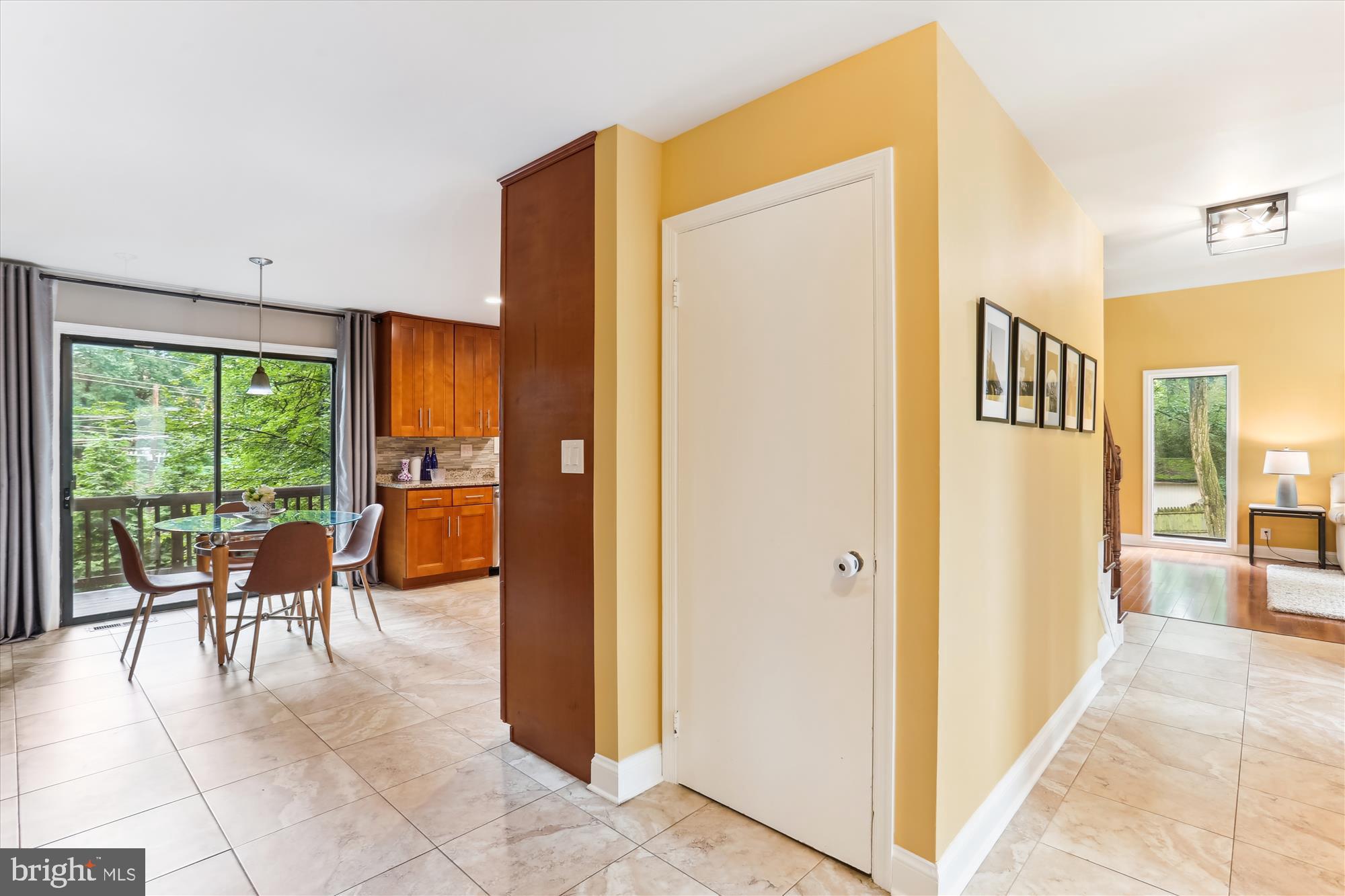 4 Eaglebrook Court Rockville, MD 20854 - Photo 7 of 83 Foyer