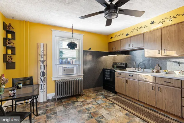$589,900 | 235 East 2nd Street, Lansdale, PA 19446