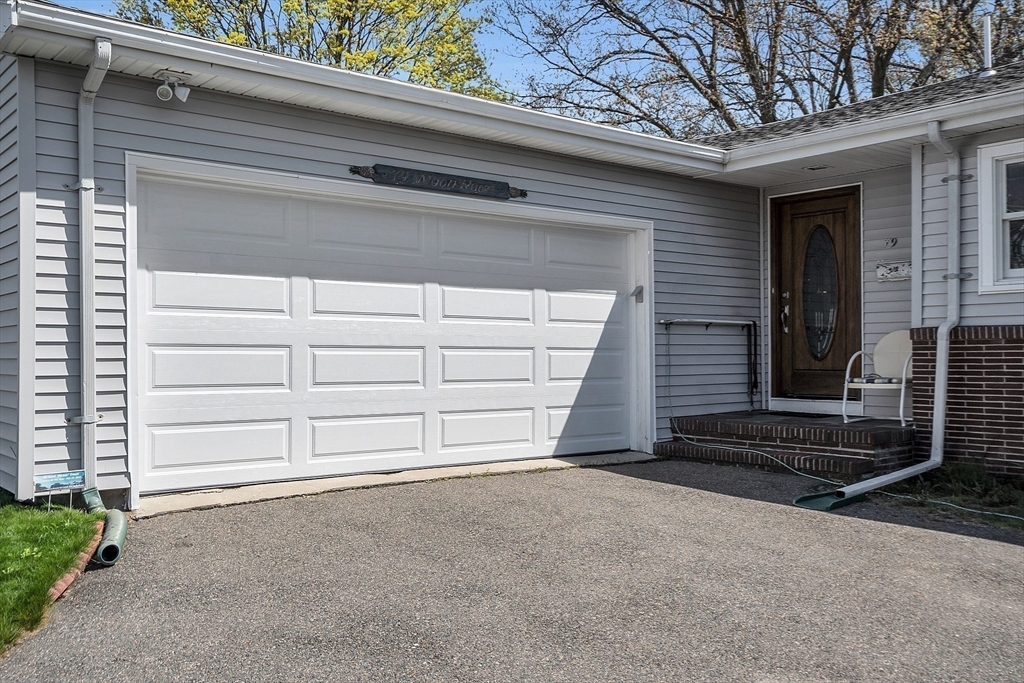 79 Moon Road Lynn, MA 01904 - Photo 4 of 34 Gallery Image 4