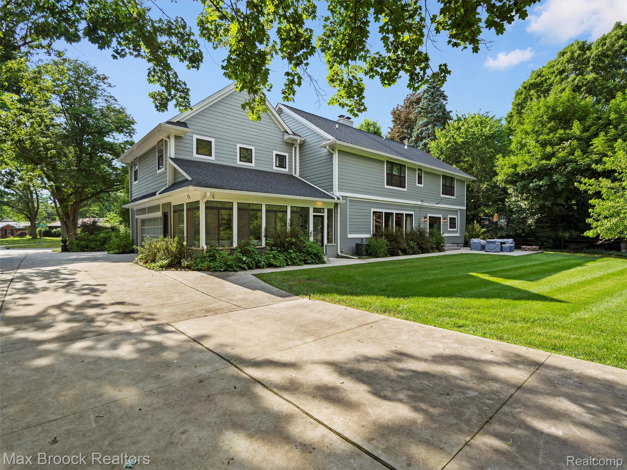 295 South Cranbrook Road Birmingham, MI 48009 - Photo 49 of 57 Large concrete driveway + concrete pad