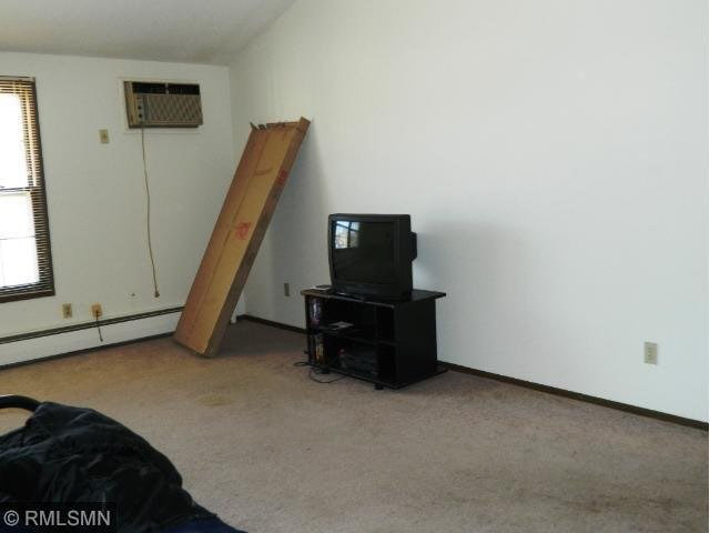 821 Smetana Road, Unit 8 Hopkins, MN 55343 - Photo 8 of 10 Gallery Image 8