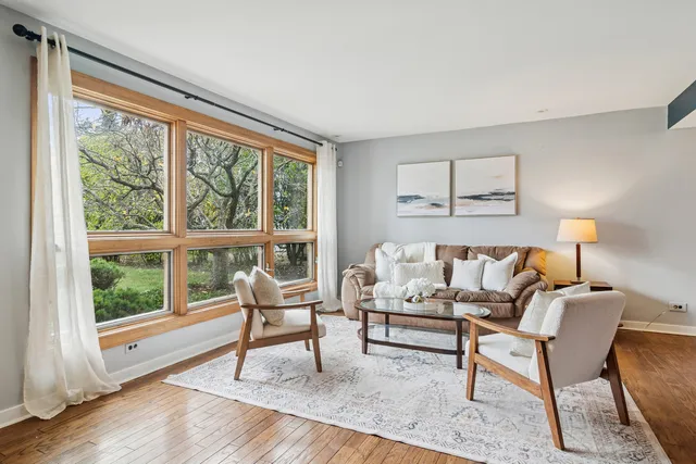 $950,000 | 1342 Pine Street, Glenview, IL 60025