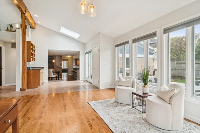 $950,000 | 1342 Pine Street, Glenview, IL 60025