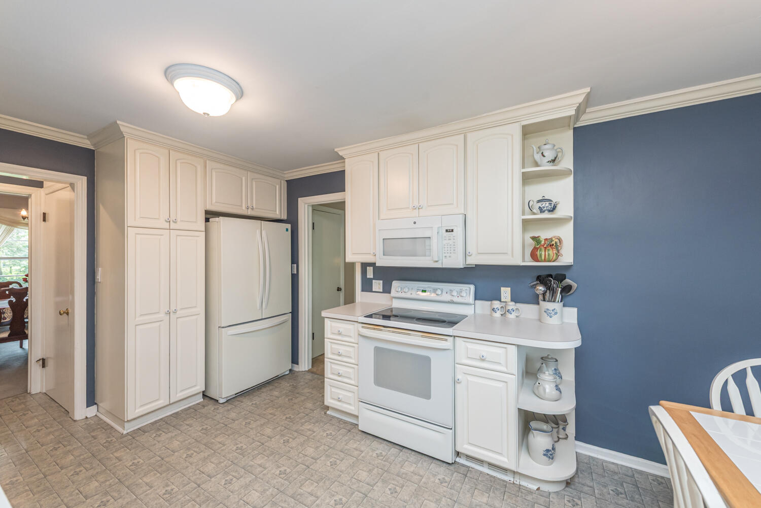 719 Sunset Road Ann Arbor, MI 48103 - Photo 20 of 65 Kitchen to dining