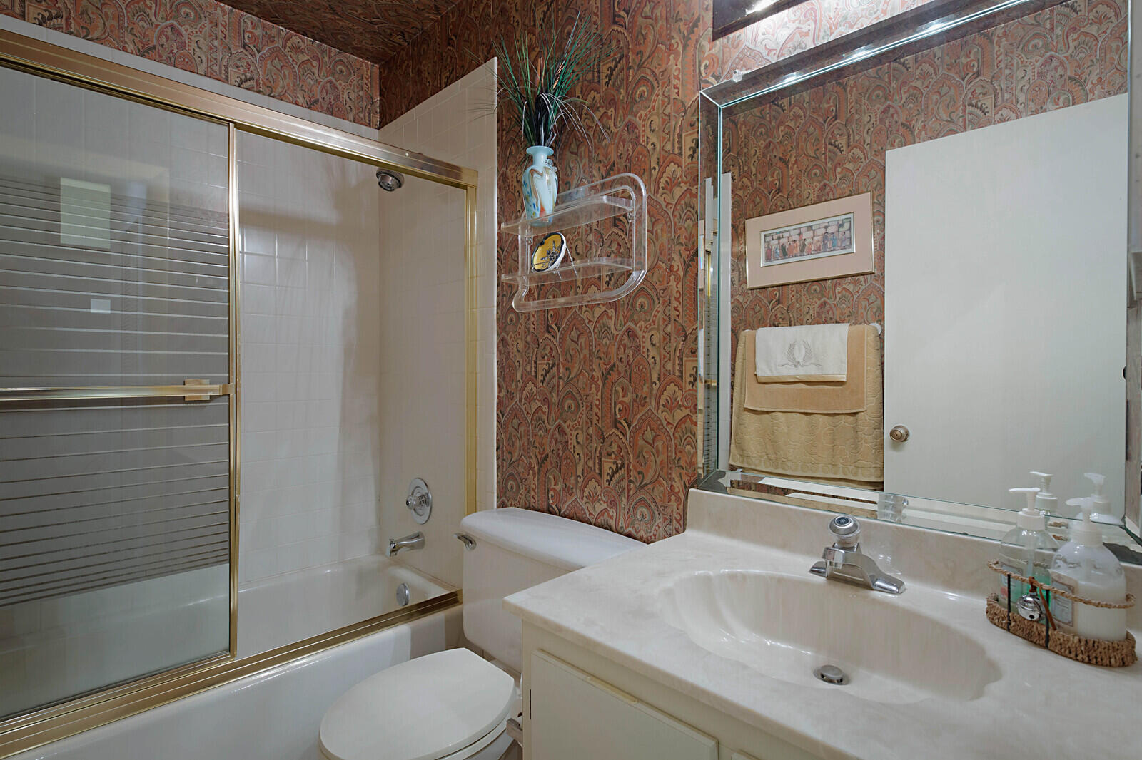 11781 Timbers Way Boca Raton, FL 33428 - Photo 27 of 51 2nd Bathroom