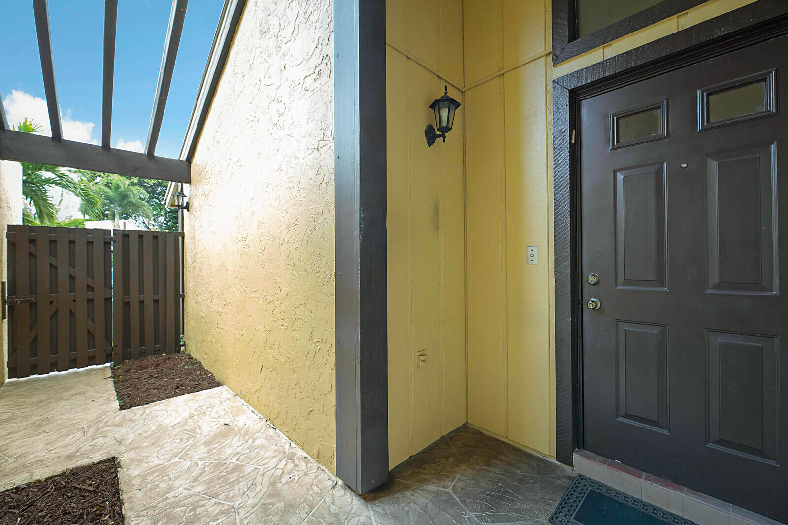 11781 Timbers Way Boca Raton, FL 33428 - Photo 6 of 51 Courtyard Entry
