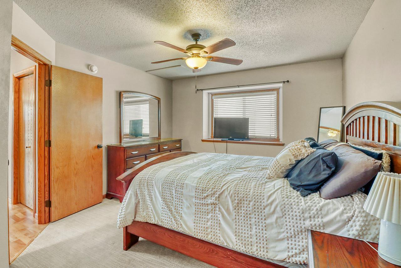 910 35th Avenue South Moorhead, MN 56560 - Photo 18 of 44