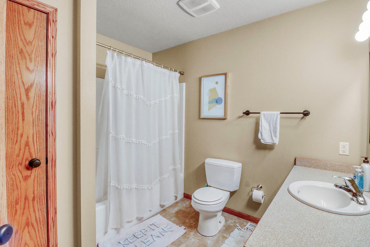910 35th Avenue South Moorhead, MN 56560 - Photo 20 of 44