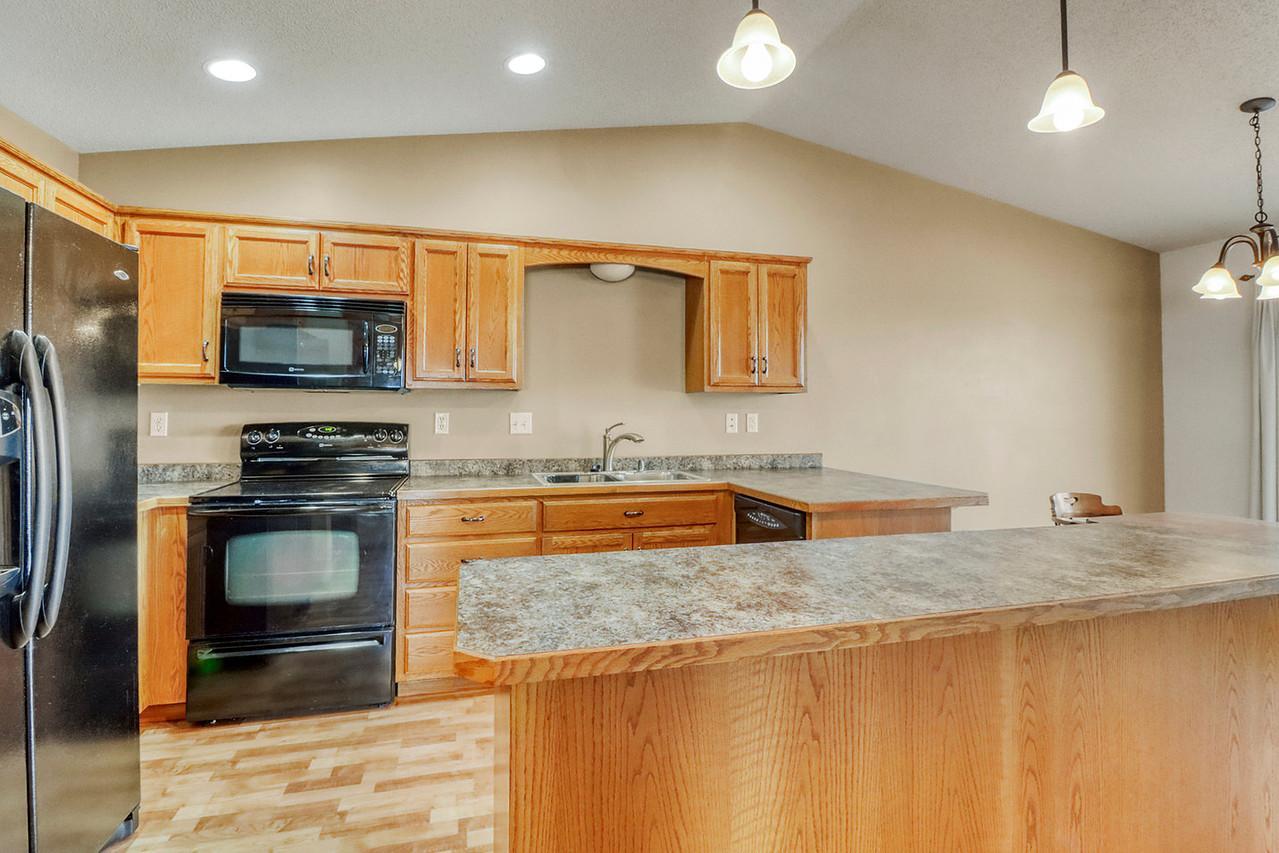910 35th Avenue South Moorhead, MN 56560 - Photo 2 of 44