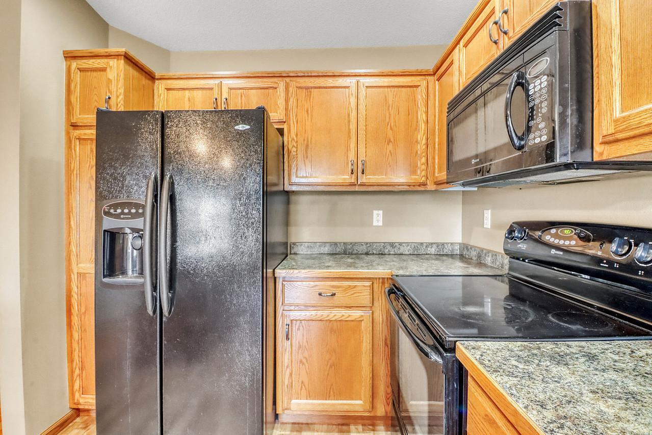 910 35th Avenue South Moorhead, MN 56560 - Photo 4 of 44