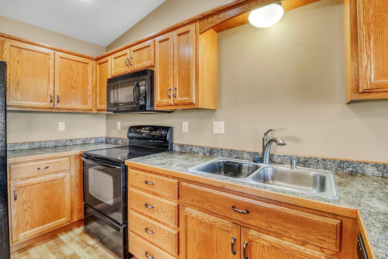 910 35th Avenue South Moorhead, MN 56560 - Photo 5 of 44