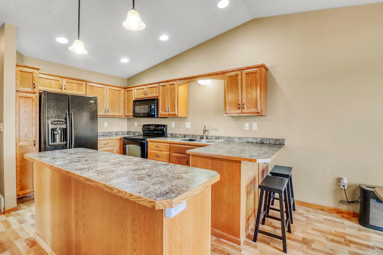 910 35th Avenue South Moorhead, MN 56560 - Photo 6 of 44