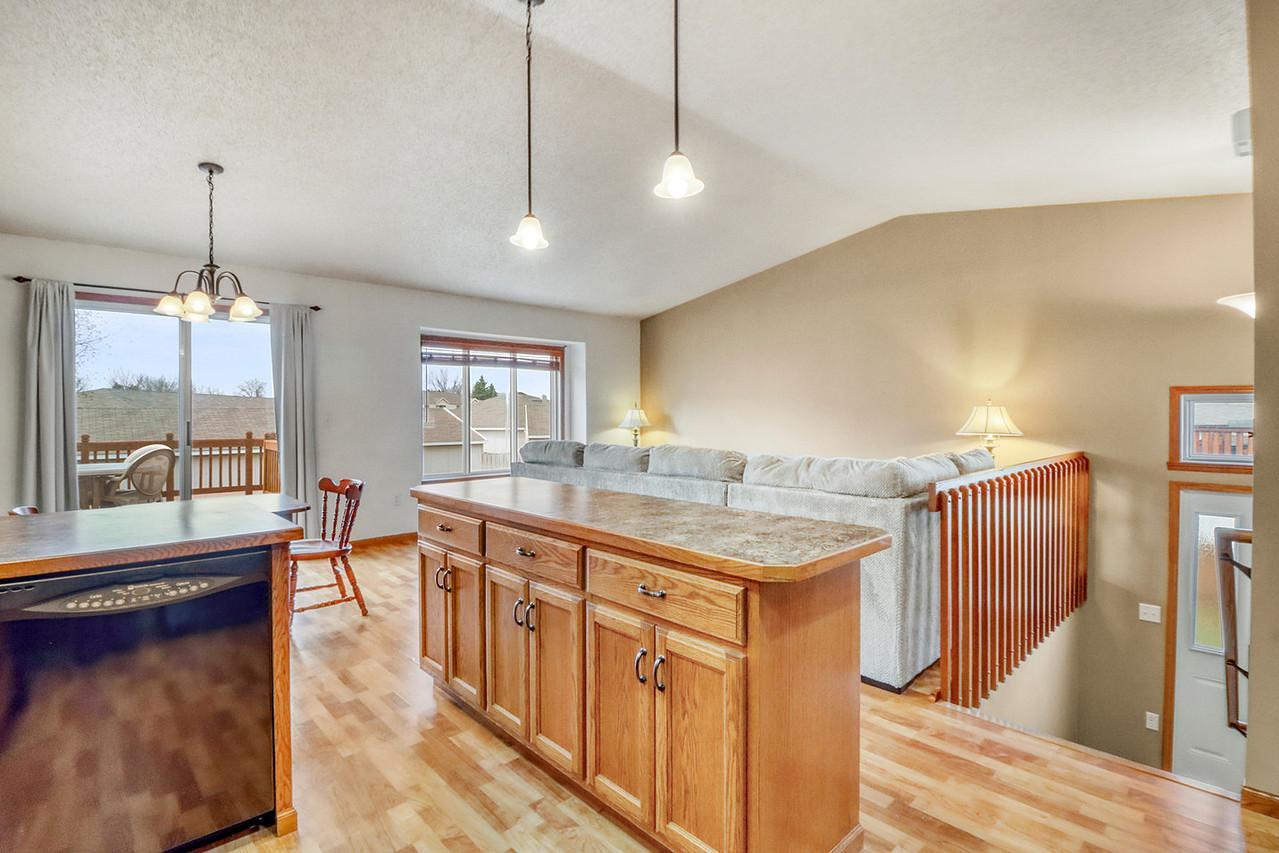 910 35th Avenue South Moorhead, MN 56560 - Photo 7 of 44