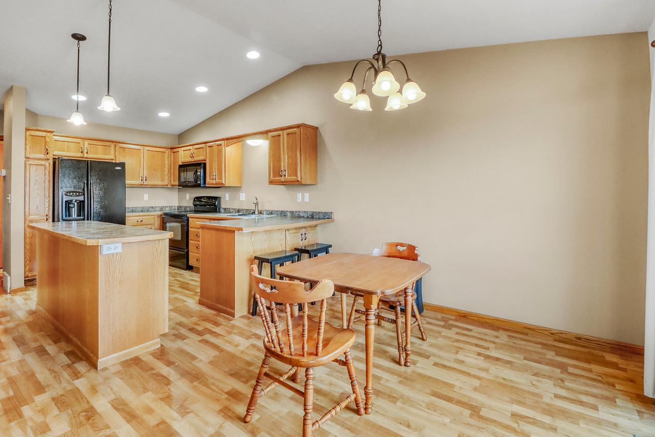 910 35th Avenue South Moorhead, MN 56560 - Photo 8 of 44