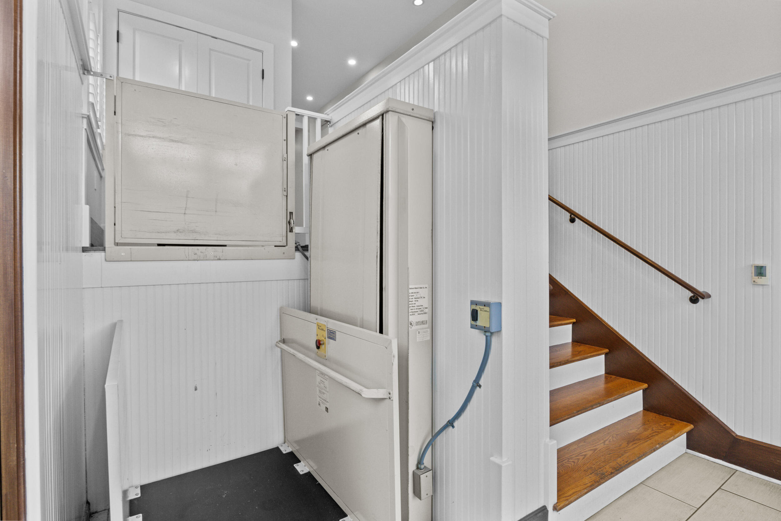 424 Ridgeway Road Lexington, KY 40502 - Photo 33 of 74 back entry chair lift