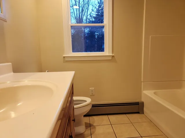 $1,775 | 17 Diamond Hill Road, Unit B, Jefferson, MA 01522