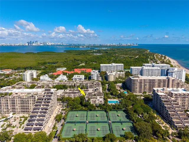 $1,295,000 | 161 Crandon Boulevard, Unit 419, Key Biscayne, FL 33149