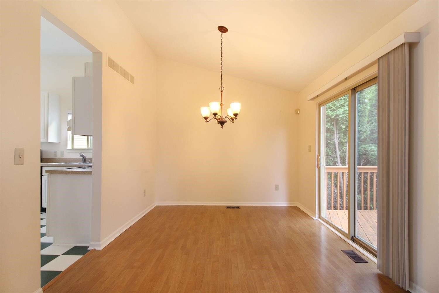 3385 Cromwell Road Ann Arbor, MI 48105 - Photo 8 of 10 Photo 8