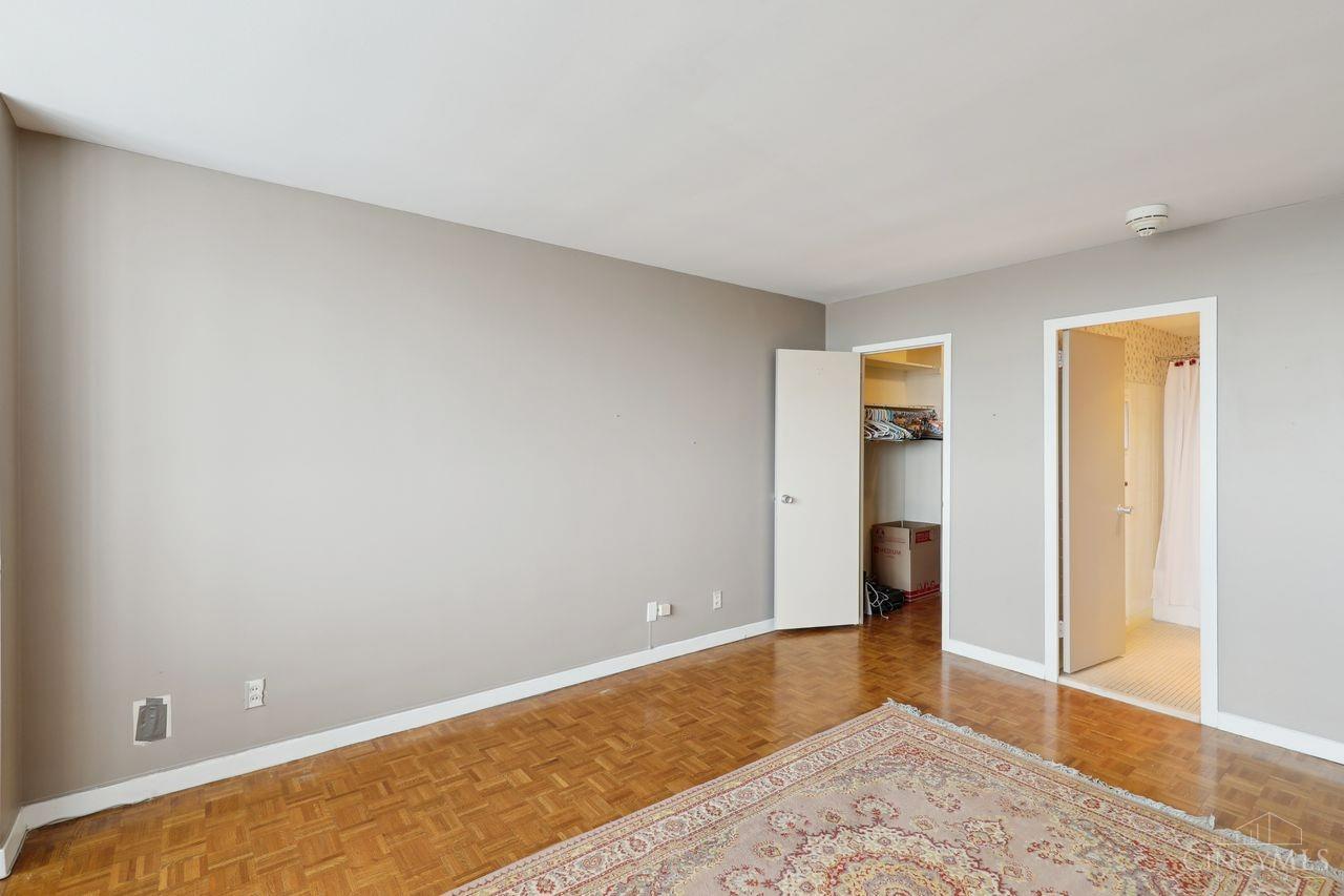 2324 Madison Road, Unit 707 Cincinnati, OH 45208 - Photo 22 of 36 Gallery Image 22