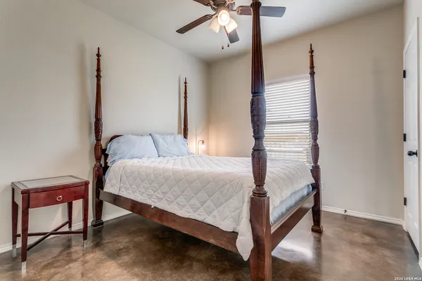 $1,450 | 319 Emma Drive, New Braunfels, TX 78130