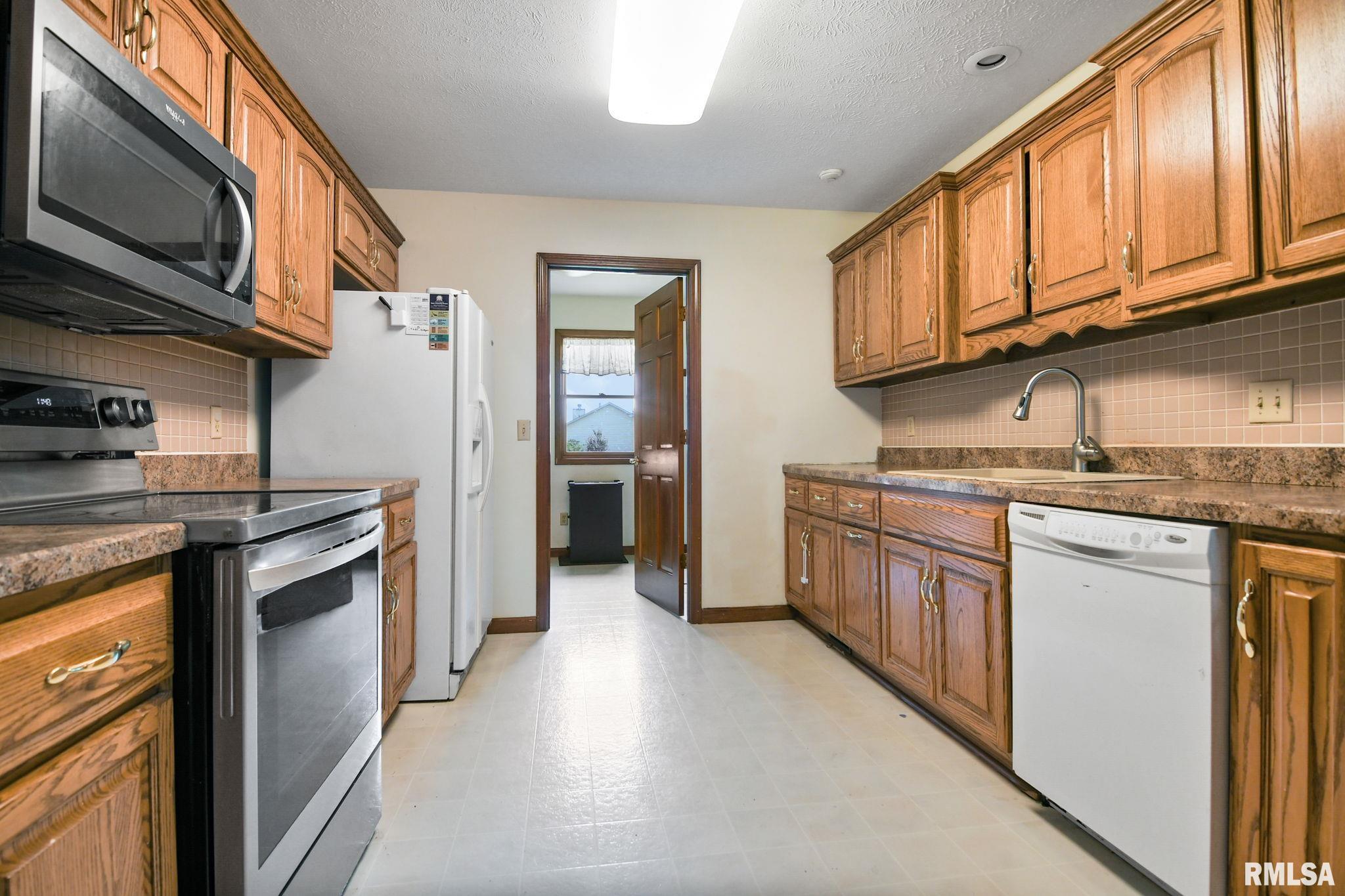 2607 Montega Drive Springfield, IL 62704 - Photo 12 of 24