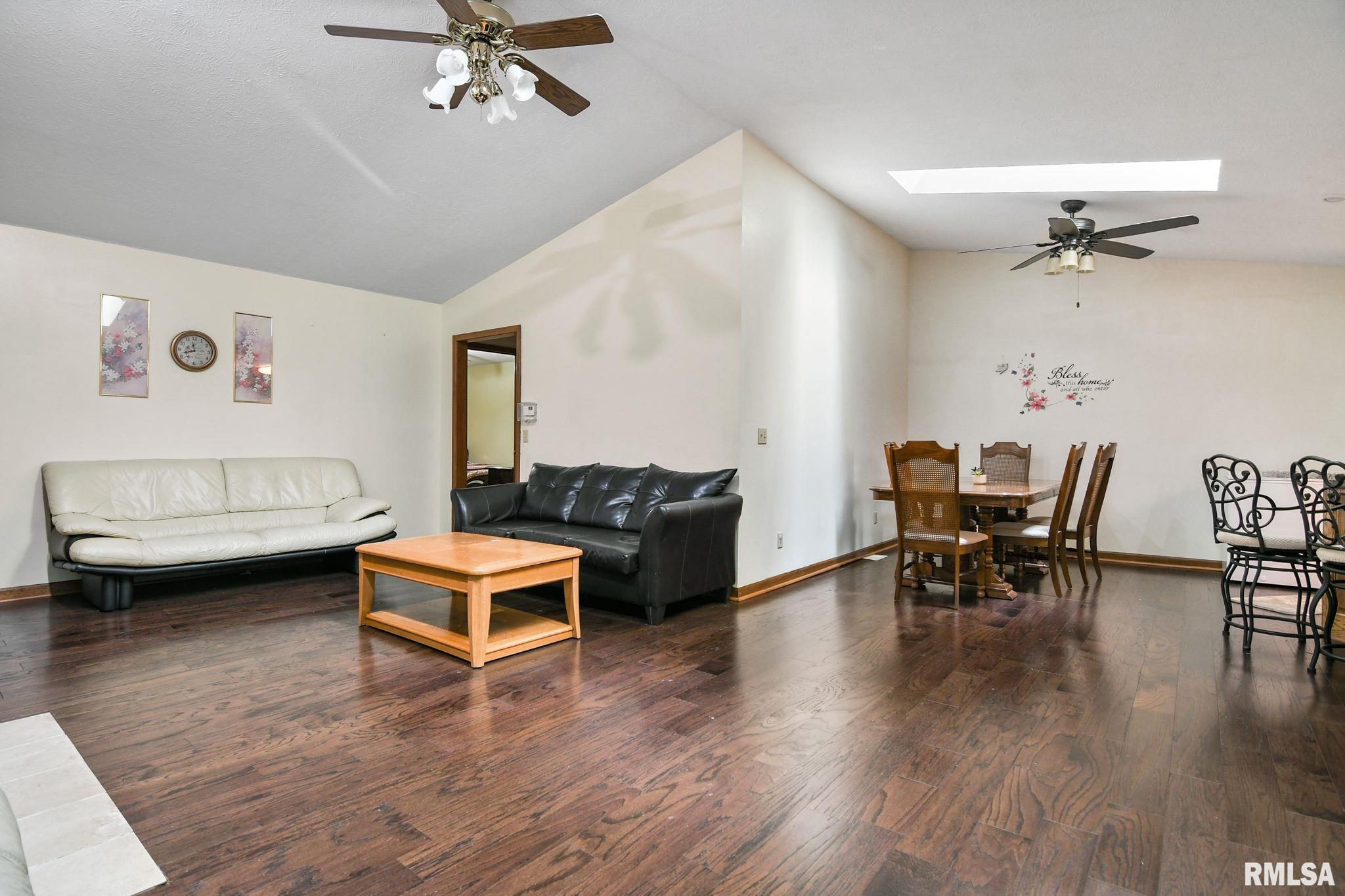 2607 Montega Drive Springfield, IL 62704 - Photo 2 of 24