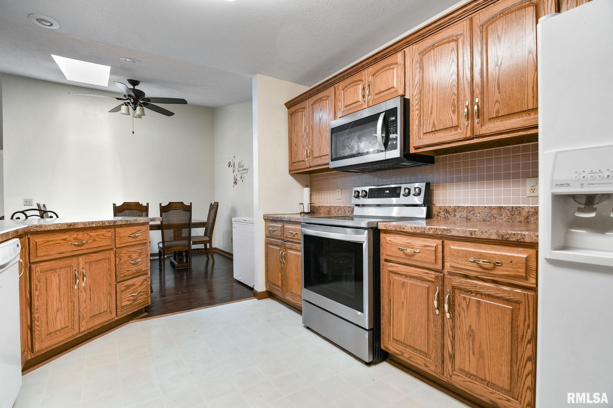 2607 Montega Drive Springfield, IL 62704 - Photo 9 of 24