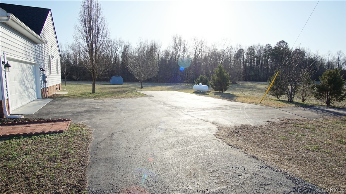25335 Sawmill Road Carson, VA 23830 - Photo 4 of 38