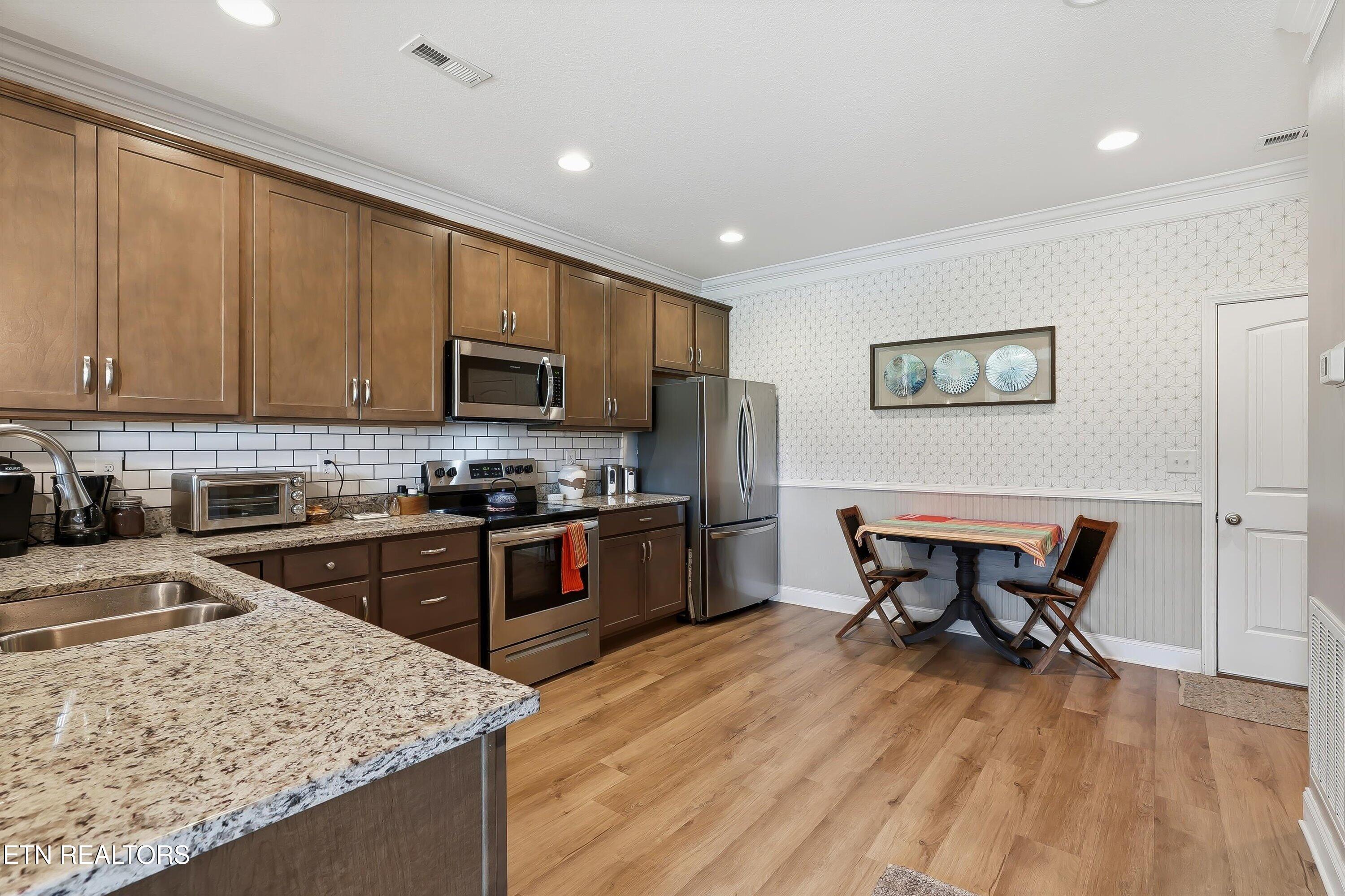 344 Broadberry Avenue Oak Ridge, TN 37830 - Photo 8 of 34 08-344 Broadberry Ave-7