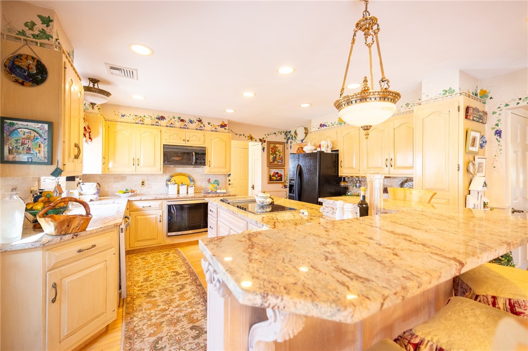 35 Angell Road Lincoln, RI 02865 - Photo 16 of 49 Gallery Image 16