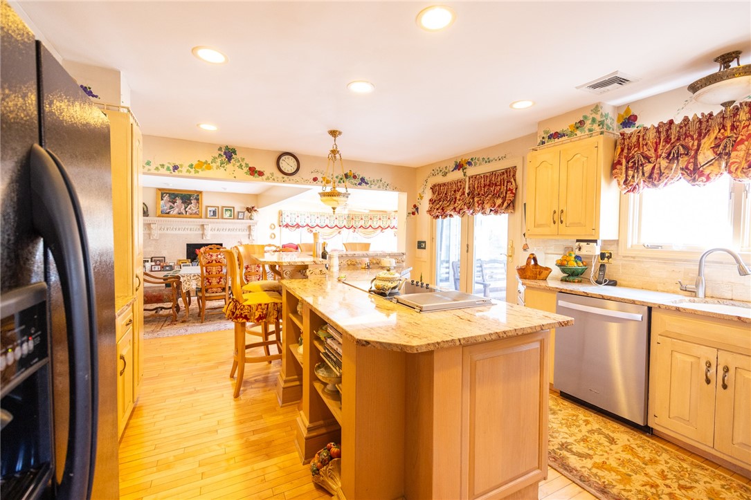 35 Angell Road Lincoln, RI 02865 - Photo 17 of 49 Gallery Image 17