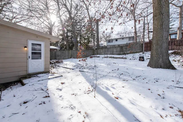 $249,900 | 732 Whitney Avenue, Winthrop Harbor, IL 60096