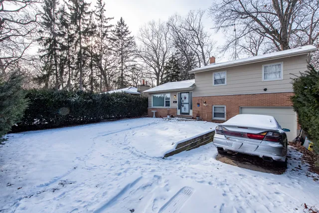 $249,900 | 732 Whitney Avenue, Winthrop Harbor, IL 60096