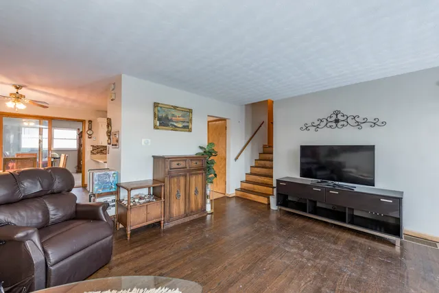 $249,900 | 732 Whitney Avenue, Winthrop Harbor, IL 60096